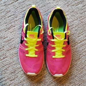 Nike Women's sneakers. Size 9. Great shape!